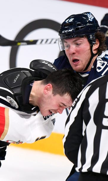 Panthers beat Jets 4-2 for Finnish split
